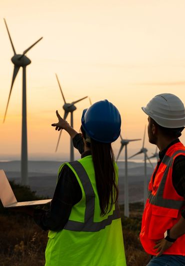 Bachelor Assistant Ingénieur Efficacité Energétique. Image d'un ingénieur en train de résoudre des problèmes énergétiques. 